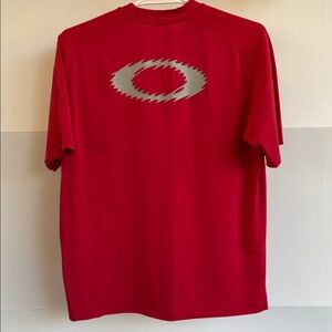 OAKLEY DRI FIT T TEE SHIRT DISRUPT O LOGO SIZE XL RED GREAT CONDITION